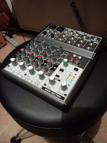 ߂ĂЂƂȂ݂ɁB-BEHRINGER XENYX 802
